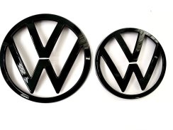 VW Golf 8 (MK8) 2021-2023 merkki edessä ja takana, logo (14 cm ja 11 cm) - kiiltävä musta