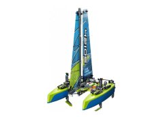LEGO Technic 42105 Catamaran