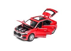 Audi Q8 kovinski model igrače luči baterije zvok 1:24 Črna