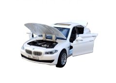 BMW 5 kovinski model igrače luči baterije zvok 1:32 Bela