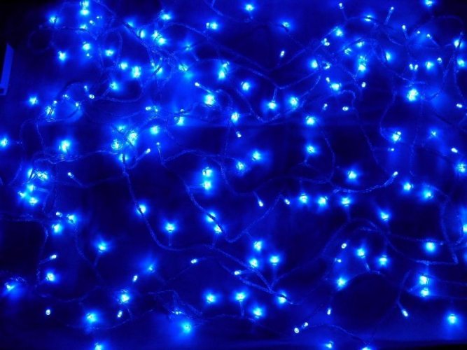 LUMA LED Christmas light rain with a flash, 310 LEDs 10m power cable 5m IP44 blue with a timer