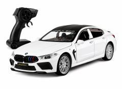 RC BMW M8 kovový model hračka na baterie světla zvuk 1:24 Bílá