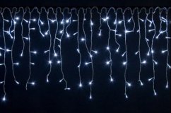 LUMA LED Christmas light rain with a flash, 105 LEDs 2,5m power cable 5m IP44 cold white with a timer